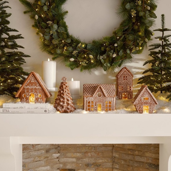 Pottery Barn Gingerbread House Stoneware New With Tag - Picture 8 of 16